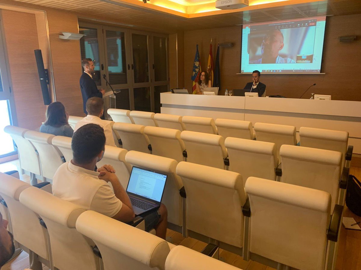 Honorato Gines (@honoratoj) on Twitter photo Ponemos punto y final a una etapa llena de aprendizaje y vivencias inimaginables. Que suerte tenerlos <a href="/florenhuer/">Florentino Huertas</a> y <a href="/rafaballesterr/">Rafa Ballester</a>. Agradecer tambiΓ©n las aportaciones de los miembros del tribunal <a href="/sedanocampo/">Silvia Sedano Campo</a> <a href="/BrunoFTravassos/">Bruno Travassos</a> <a href="/paquilloal/">Paco AlarcΓ³n Lopez</a> / <a href="/UcvFootball/">UCV Football</a>. #DefensaTesis Ponemos punto y final a una etapa llena de aprendizaje y vivencias inimaginables. Que suerte tenerlos <a href="/florenhuer/">Florentino Huertas</a> y <a href="/rafaballesterr/">Rafa Ballester</a>. Agradecer tambiΓ©n las aportaciones de los miembros del tribunal <a href="/sedanocampo/">Silvia Sedano Campo</a> <a href="/BrunoFTravassos/">Bruno Travassos</a> <a href="/paquilloal/">Paco AlarcΓ³n Lopez</a> / <a href="/UcvFootball/">UCV Football</a>. #DefensaTesis