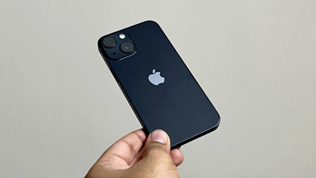 igeeksblog's tweet image. Would you buy an iPhone mini if Apple brought it back?

#iPhone #iPhonemini