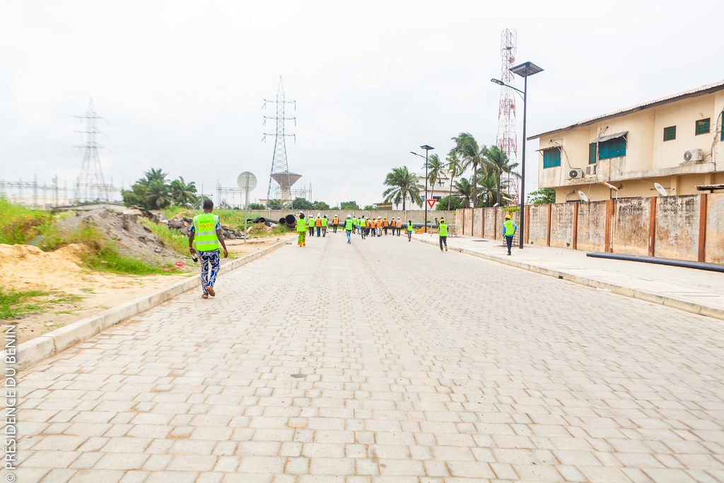 gouvbenin's tweet photo. #Gouvbenin | #Wasexo | #CadreDeVieBenin | #PAPC |
Réception provisoire des ouvrages du Lot 1 du PAPC : Les riverains félicitent le @gouvbenin
🌐 Retrouvez l'article intégral et les photos officielles sur ce lien => https://t.co/RjmBQNNGvZ https://t.co/ScHVMeVbEc