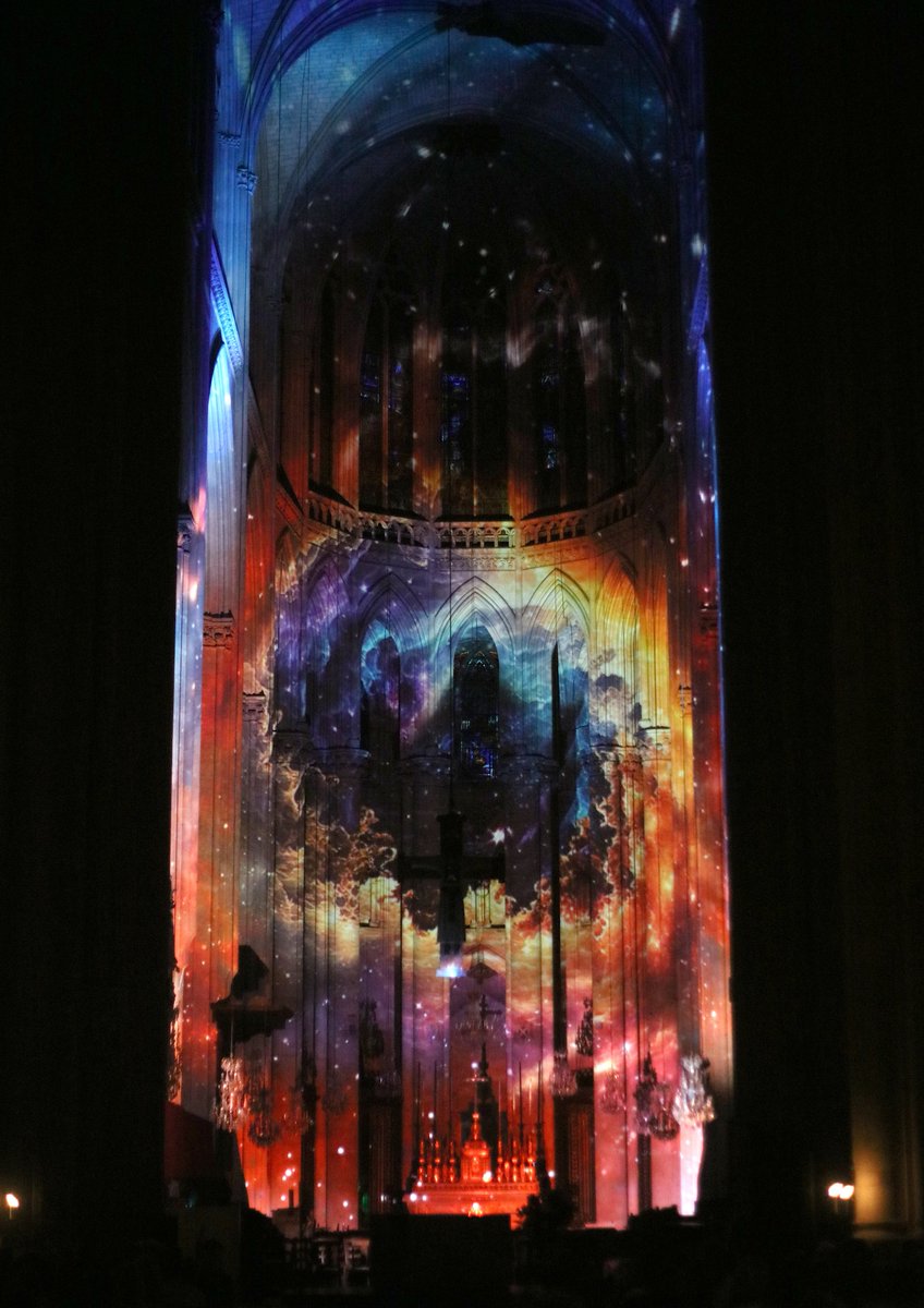 ofcourselemans's tweet photo. De ses recoins cachés à ses gargouilles énigmatiques, découvrez pourquoi la Cathédrale Saint-Julien est si spéciale… ✨

“Mystères dans la Cathédrale” est un spectacle conté qui se tient tous les vendredis et samedis soirs de l'été 👀 Réservation auprès de l’Office de Tourisme. https://t.co/fHLI6aNzBL