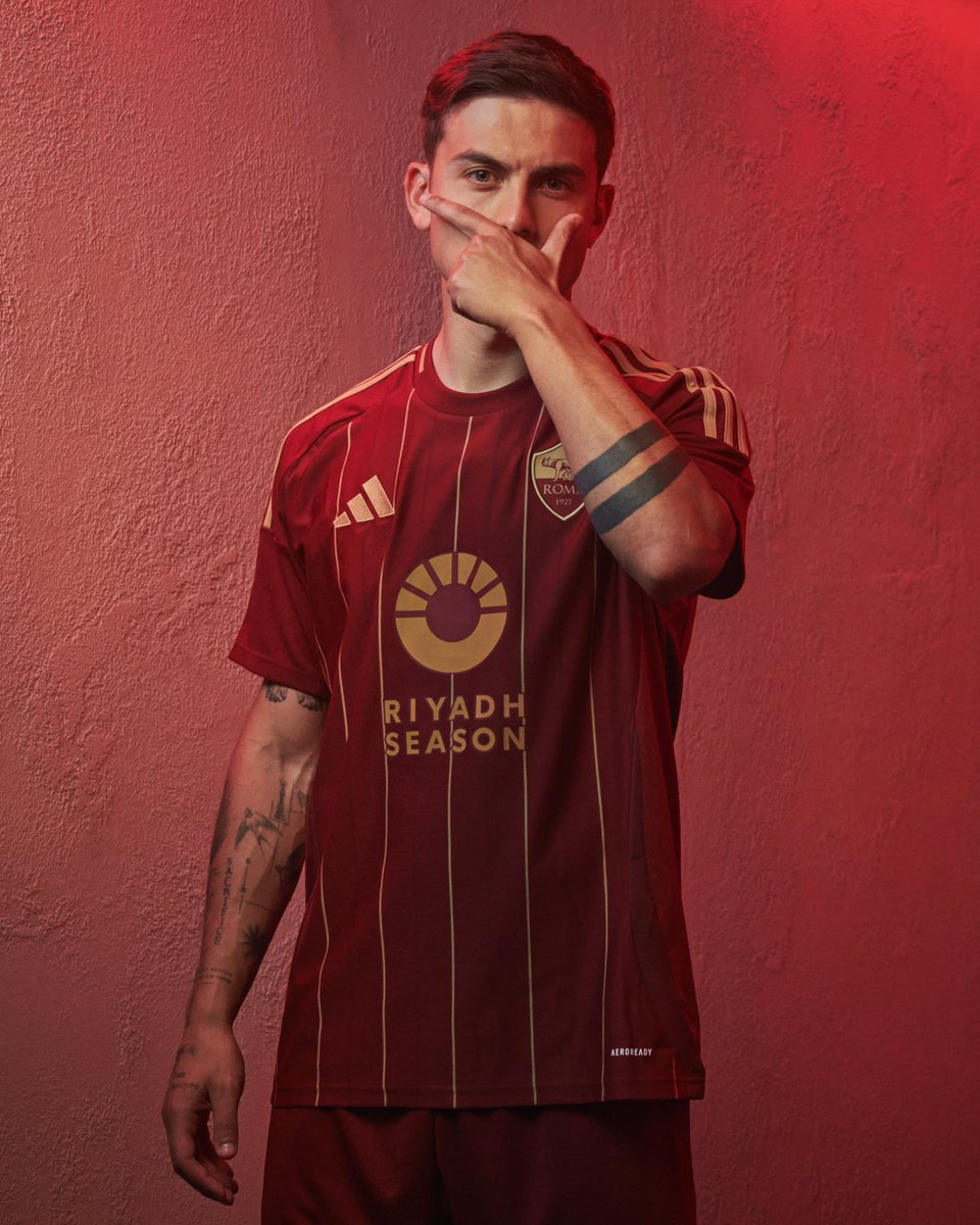 A nova camisola principal da Roma ⭐️