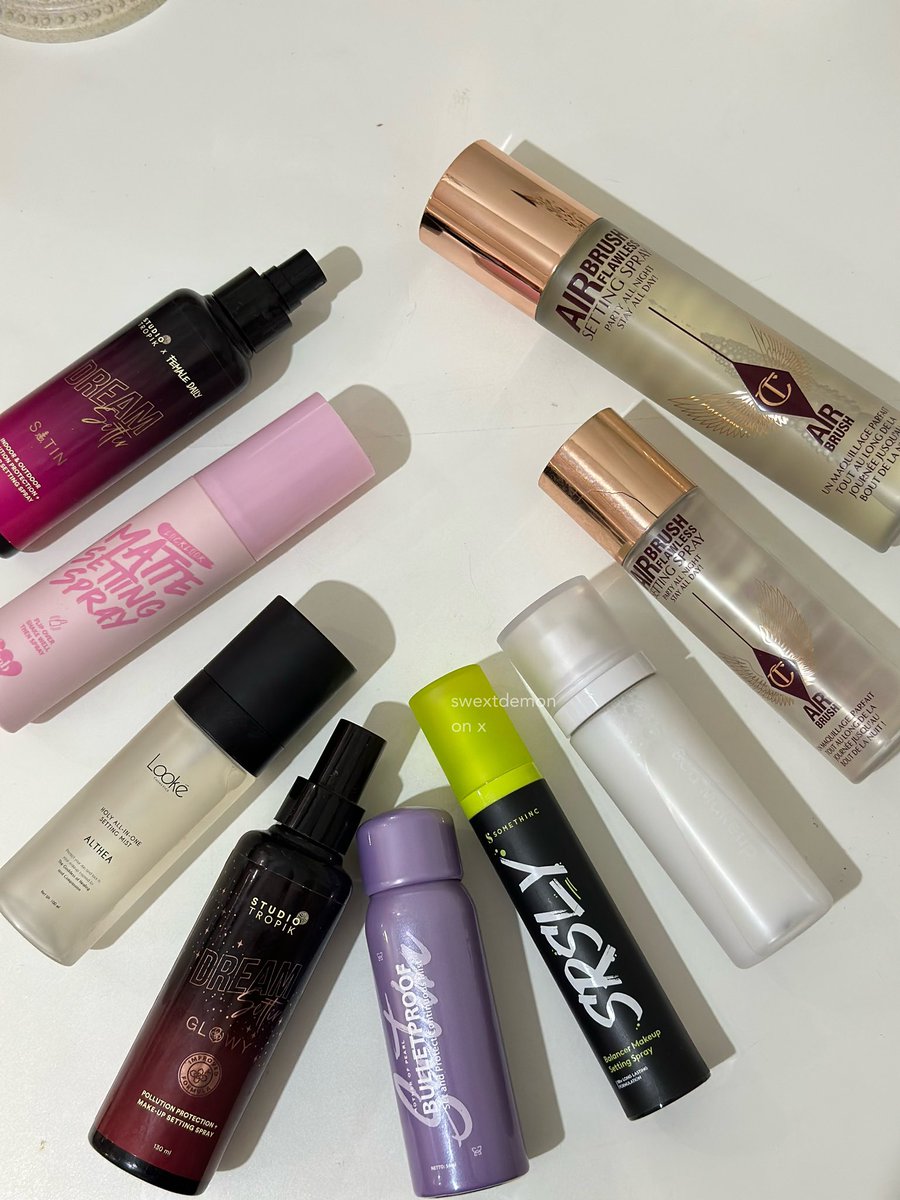 ✨HONEST REVIEW✨ semua setting spray yg aku punya 🤍🌺

buat yg lg cari setting spray boleh save &amp; share tweet aku, ku kasih tau mana yg paling WORTH IT 🫶🏻