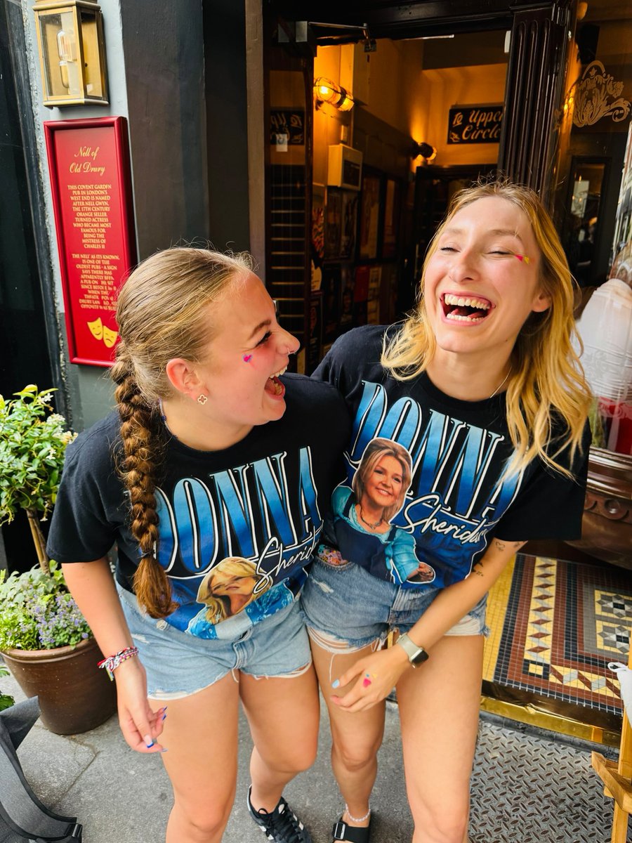 millylovesMM tweet media