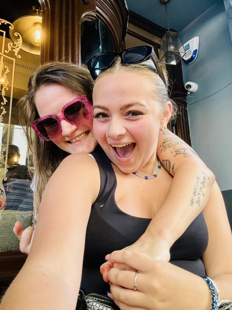 millylovesMM tweet media