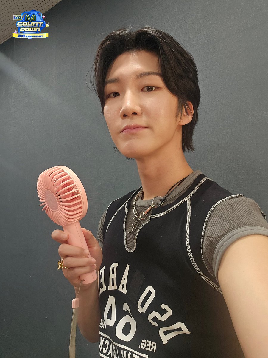 진짜 딱 내 스타일이야🤭
이번 노래도 비주얼도 다 엠카 스타일이야
후니는 어떻게 모든 걸 다 엠카 스타일로 태어났지🤷‍♂️🤷‍♂️
오늘 저녁 6시 다들 후니에게 취향 발각 당할 준비 하세요💖💖
#이승훈 #딱내스타일이야 #MYTYPE