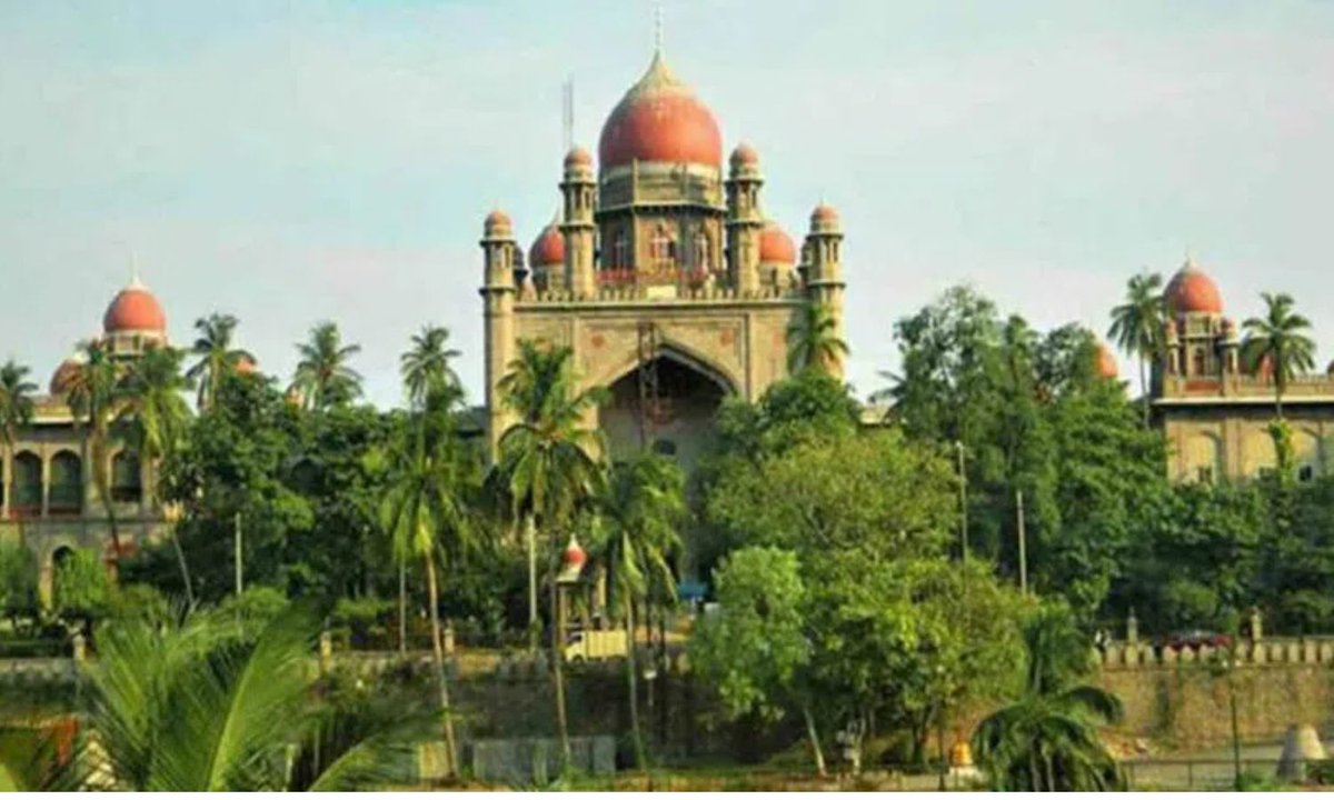 Hyderabad_Mail's tweet image. The Telangana High Court has questioned the state government about measures to prevent dog attacks following the tragic death of an 18-month-old boy in Jawaharnagar, Secunderabad. The court was informed that there are about 379,000 stray dogs with in #GHMC #Hyderabad #dogattacks