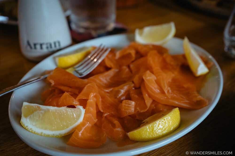 wandersmiles's tweet image. 🏴󠁧󠁢󠁳󠁣󠁴󠁿 Explore traditional Scottish food with hearty stews, tasty haggis and crumbly shortbread. Try iconic Scottish dishes blending history with local flavours on your next trip to Scotland!
🏴󠁧󠁢󠁳󠁣󠁴󠁿 READ NOW =&amp;gt; bit.ly/TradScotFood 
#scottishfood #visitscotland #foodies