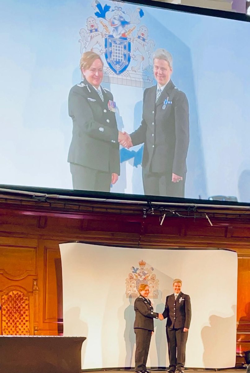 Metropolitan Police Choir tweet media