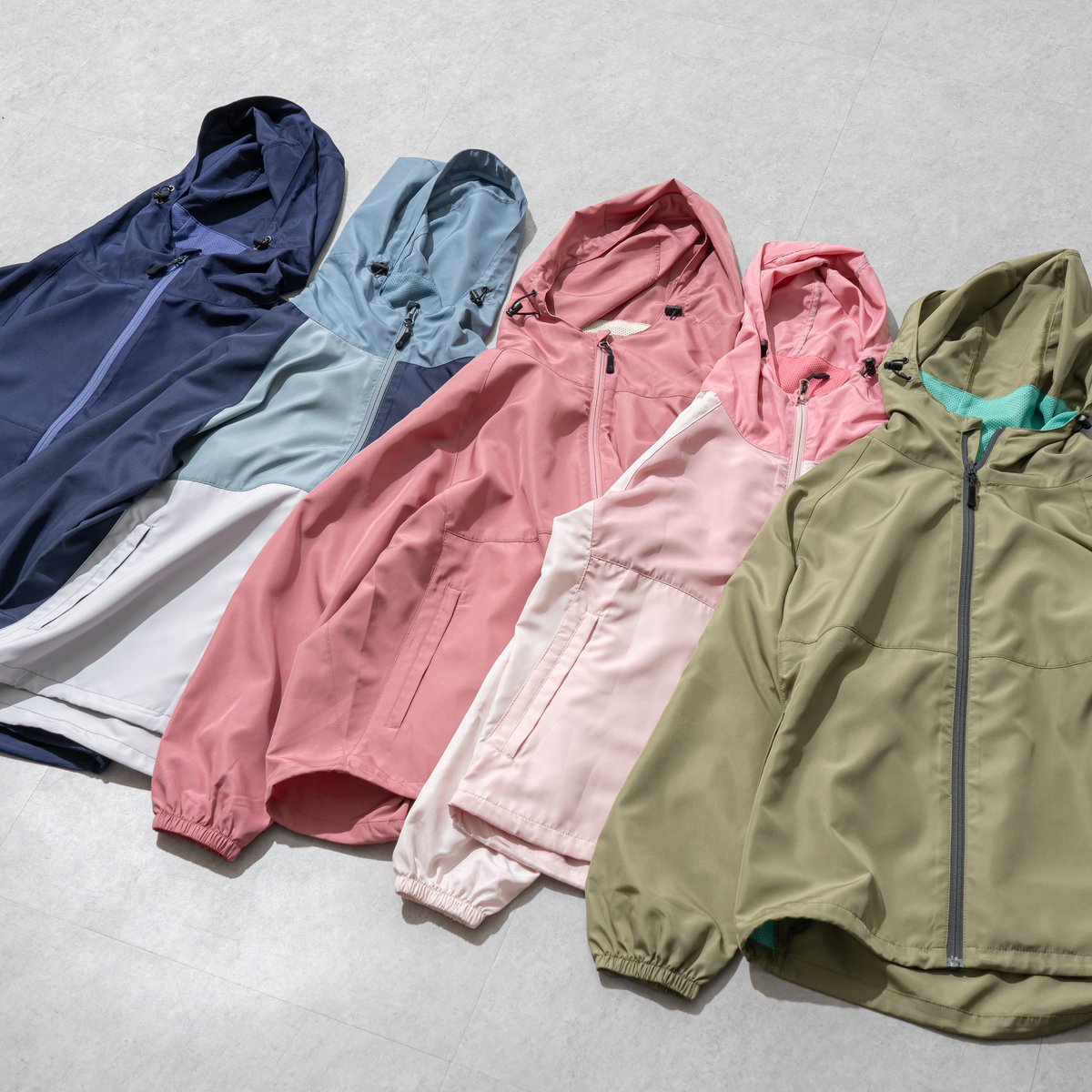 お出かけや小雨の日に🏃 1枚あると便利な人気ジャケット🧥 高撥水でUV