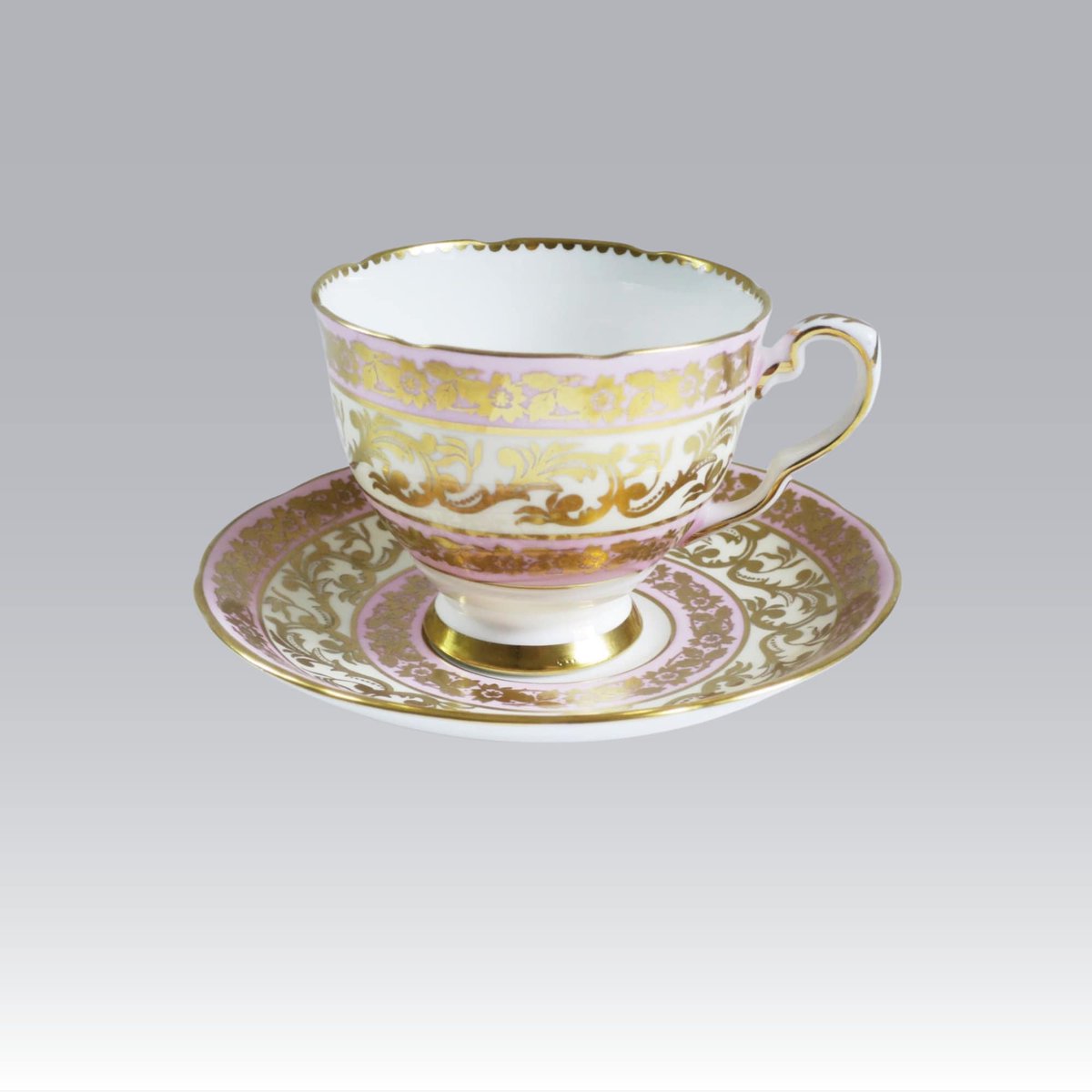 SwirlingOrange1's tweet image. Pink and Gold Tea Cup and Saucer, Royal Stafford Vintage Teacup, Spring Wedding Dais Decor tuppu.net/c85dc971 #HappyBDayUSA #SwirlingOrange11 #SMILEtt23 #Etsyteamunity