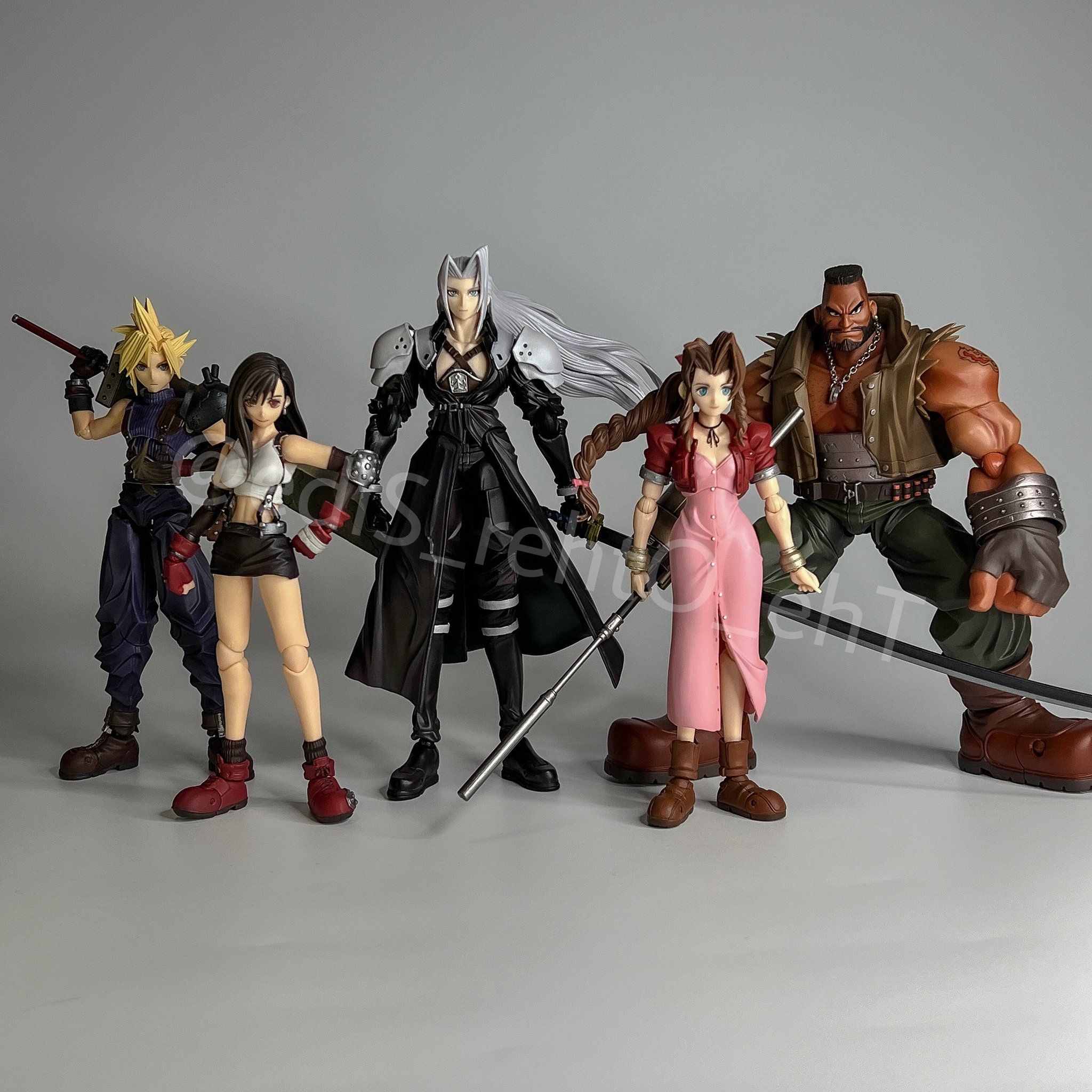 FF7』エアリスとティファが懐かしい姿で可動フィギュア化