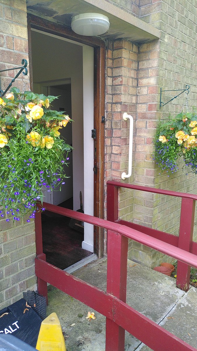 birm2lond's tweet photo. https://t.co/eNbt0qXHiF St John the Evangelist Wallsend #churchdoorchallenge Our very accessible church is beautiful inside Join us on Sundays at 9.30 and Thursdays at 10am https://t.co/e0Ha5o5swt