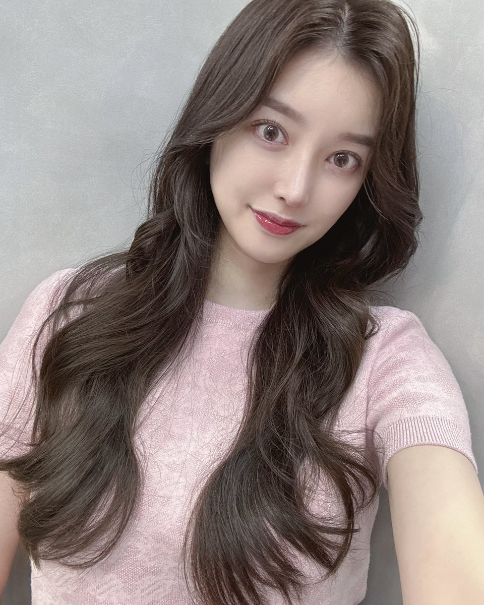 6v6kty's tweet photo. 最近のお気に入りカラコン
インスタでバズってたOLENSのShineTouchシリーズのミルキーブラウン🥨🤎
極細フチとフチの外まで広がるふんわりカラーがナチュラルでかわいいの🥺
#pr https://t.co/KgOQlk5W3M
