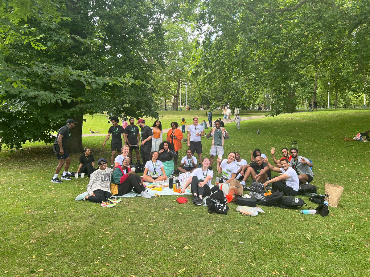 Meet our amazing runners who took part in the London 10k for DYP! Your efforts will help create opportunities and provide exciting activities for the young people. Thank you for your incredible support!

You can still make a donation using link below
justgiving.com/daaroyouth