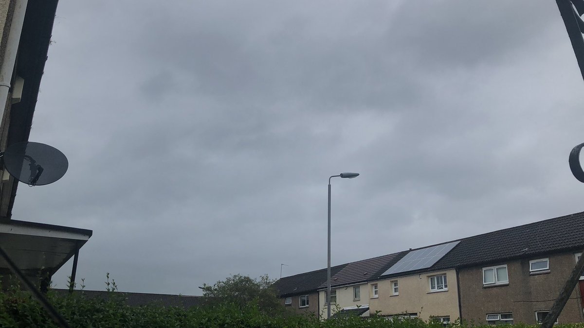 IonisedSkyWatch's tweet photo. Good morning Twitter โ๐ผ
Standard #Julember summer holidays pishin doon today ๐ #Geoengineering ๐ฉ https://t.co/L2iicxSGdS