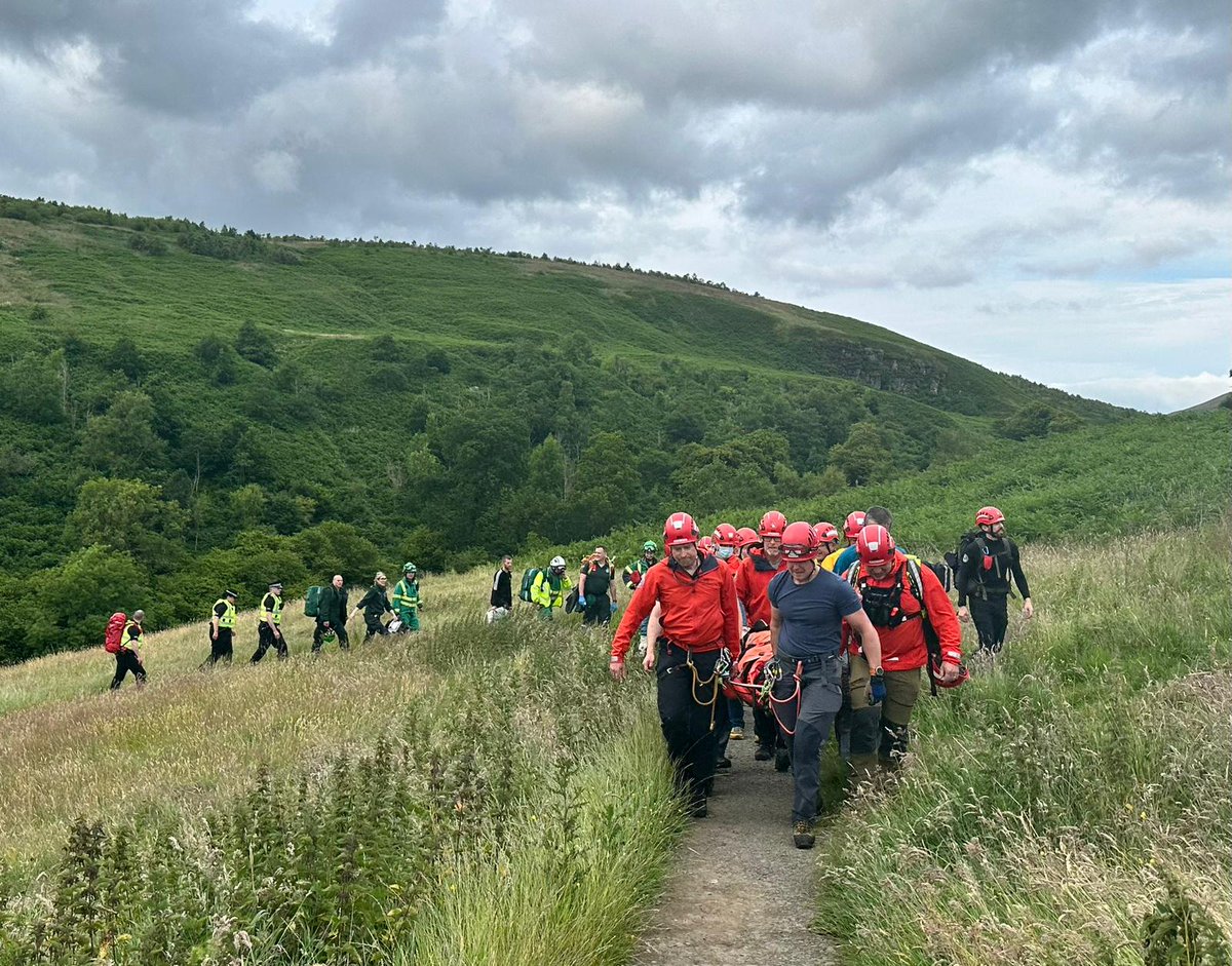 LomondMRT's tweet image. #CallOut 21/24
At 17:37 yesterday evening, Lomond MRT were called to assist the Scottish Ambulance Service following an accident at Campsie Glen where a casualty had fallen approximately 25ft onto a rocky area.