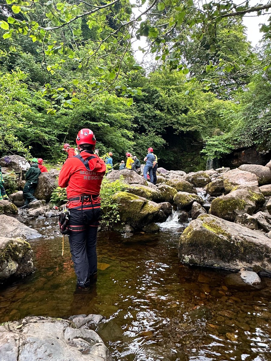 LomondMRT's tweet image. #CallOut 21/24
At 17:37 yesterday evening, Lomond MRT were called to assist the Scottish Ambulance Service following an accident at Campsie Glen where a casualty had fallen approximately 25ft onto a rocky area.