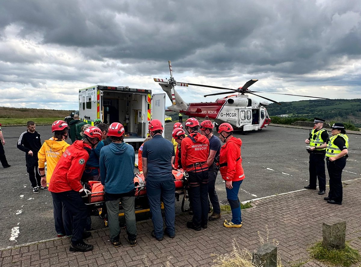 LomondMRT's tweet image. #CallOut 21/24
At 17:37 yesterday evening, Lomond MRT were called to assist the Scottish Ambulance Service following an accident at Campsie Glen where a casualty had fallen approximately 25ft onto a rocky area.