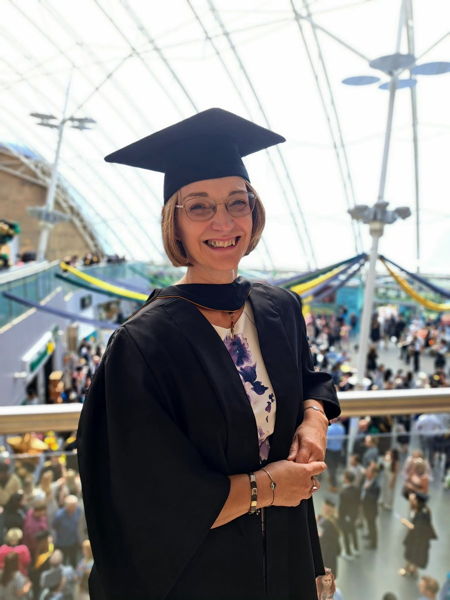 JS_Barra's tweet image. What an absolutely amazing journey, dreams do come true 🎓❤️
@UniofBradford @thecspstudents
#teambradford #physiotherapist