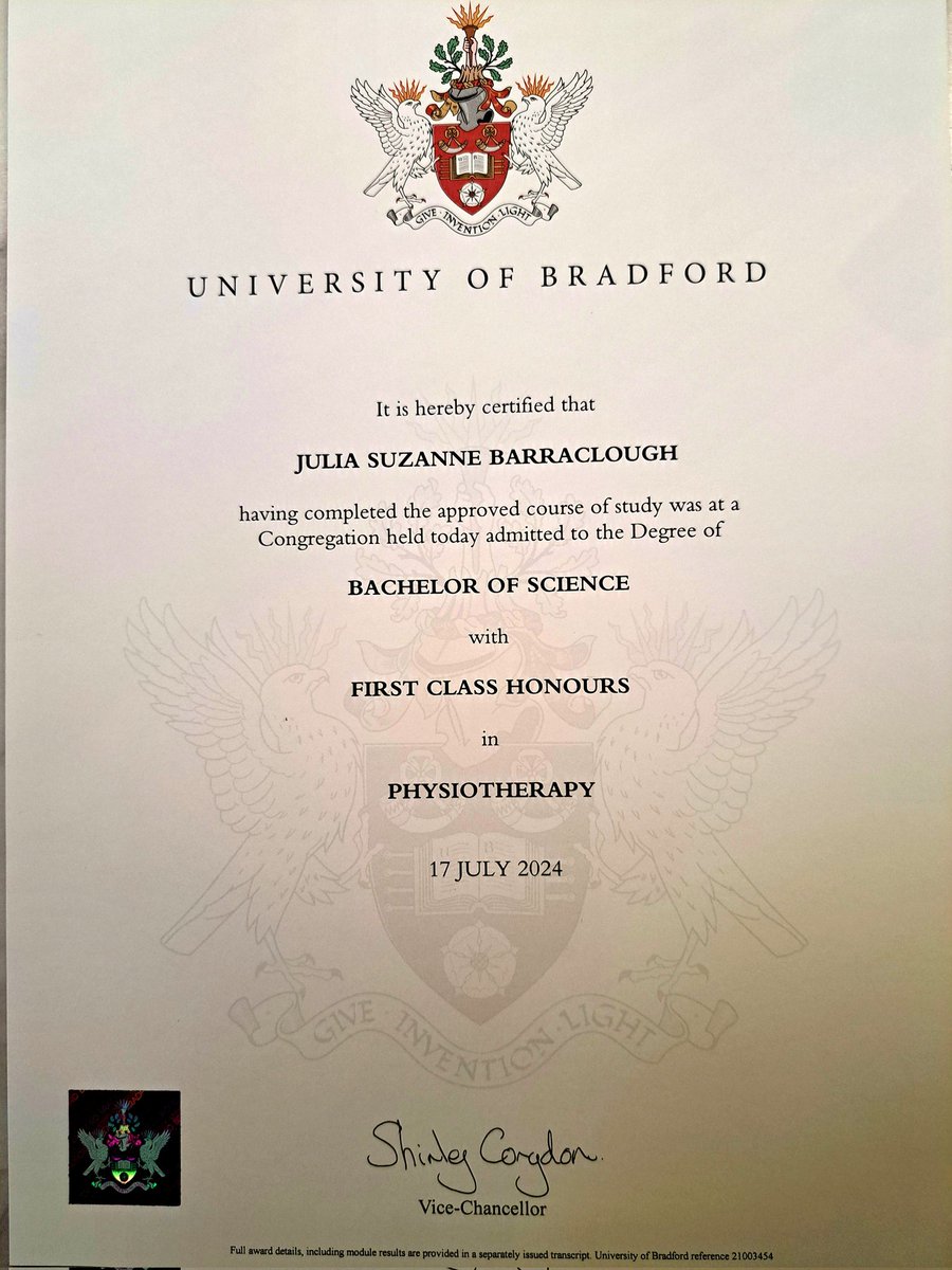 JS_Barra's tweet image. What an absolutely amazing journey, dreams do come true 🎓❤️
@UniofBradford @thecspstudents
#teambradford #physiotherapist