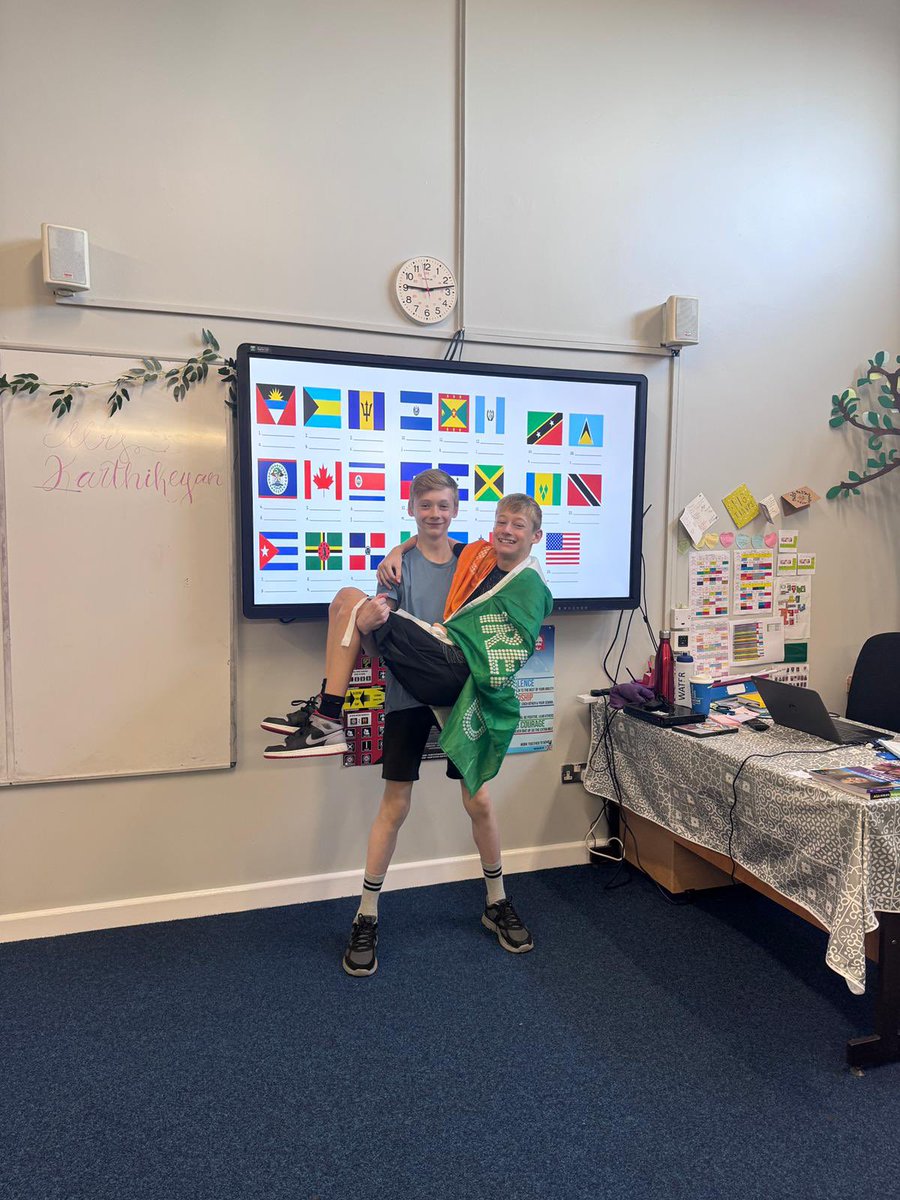 8V2 look AMAZING ready for Culture Day 🙌🏻