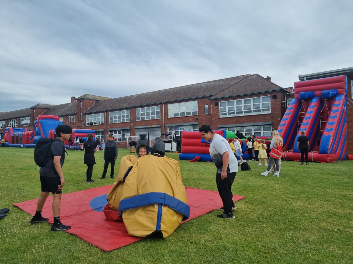Great to see students from our local primaries joining us for our annual summer fun day
#KLAL #ASPIRE #GSTSchools #SummerFun #StudentRewards #HereComesSummer #SchoolsOutForSummer

<a href="/StCleopasYear5/">Year 5</a>
@StCleopas
<a href="/StFinbarsSch/">St Finbar's Primary</a>