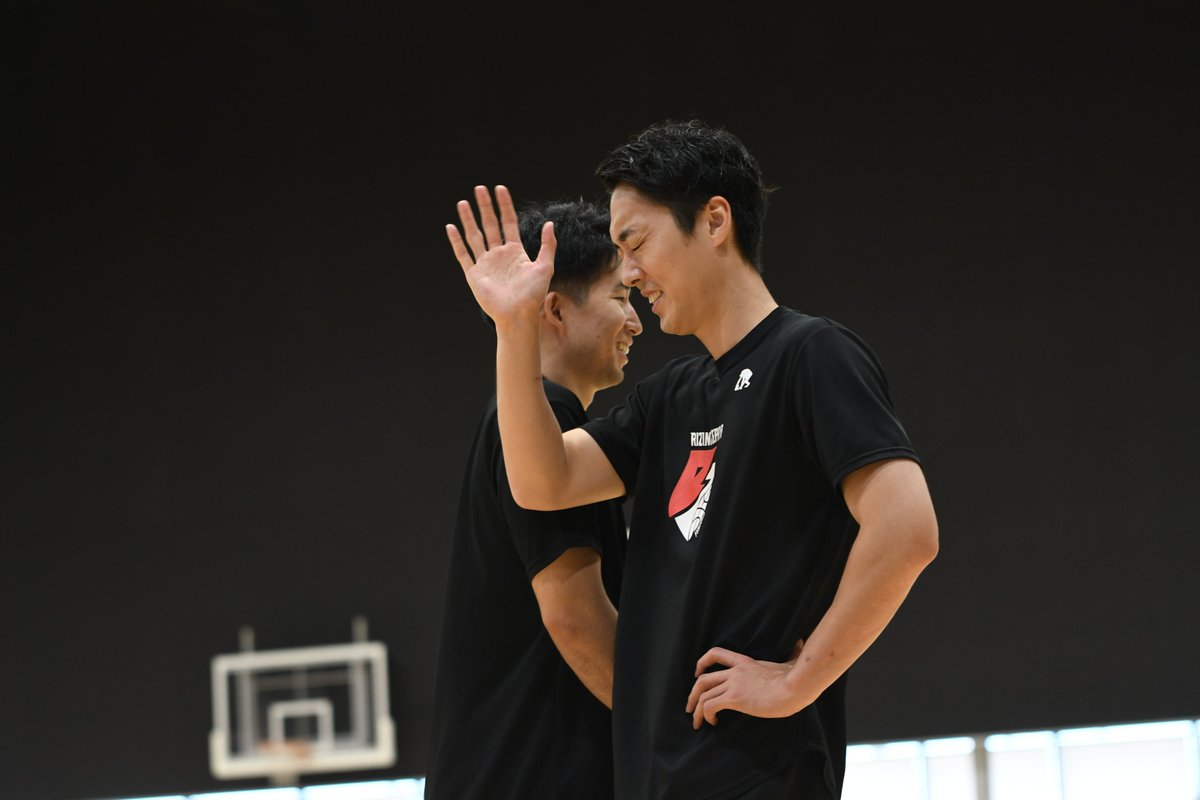 rz_fukuoka's tweet photo. ようこそ福岡へ🍜⚡📷
@keisukeaita0

#ライジングゼファーフクオカ #會田圭佑 https://t.co/o8VUY4bUNW