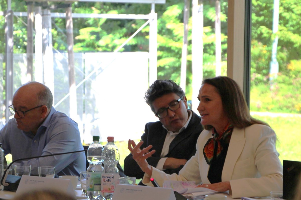 MPILheidelberg's tweet image. Después de la pausa de café, el Panel 9: DIGIT-#ICCAL ofreció una discusión enriquecedora sobre los desafíos y oportunidades digitales. @FlaviaPiovesan (PUC-SP), Rene Urueña (@Uniandes) y Ciro Colombara (@Kamanau_) compartieron sus perspectivas académicas y prácticas. #DigitPanel