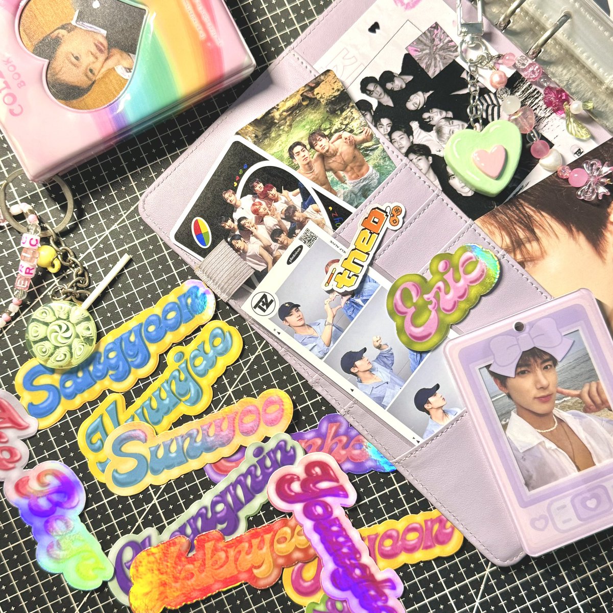 gomawoahph's tweet image. ⊹ ࣪ ˖₊˚⊹⋆ 3dz stickers 

who’s your tbz bias? 

show them through these vibrant holographic stickers!

pre-order for pick-up at #TheBScribblesSociety
🌤️ 07/15 - 07/22
🗓️ 08/04 @ mabuhay tea house
🛒bit.ly/3y57sUv

for non-attendees who want to order, send us a dm ♡