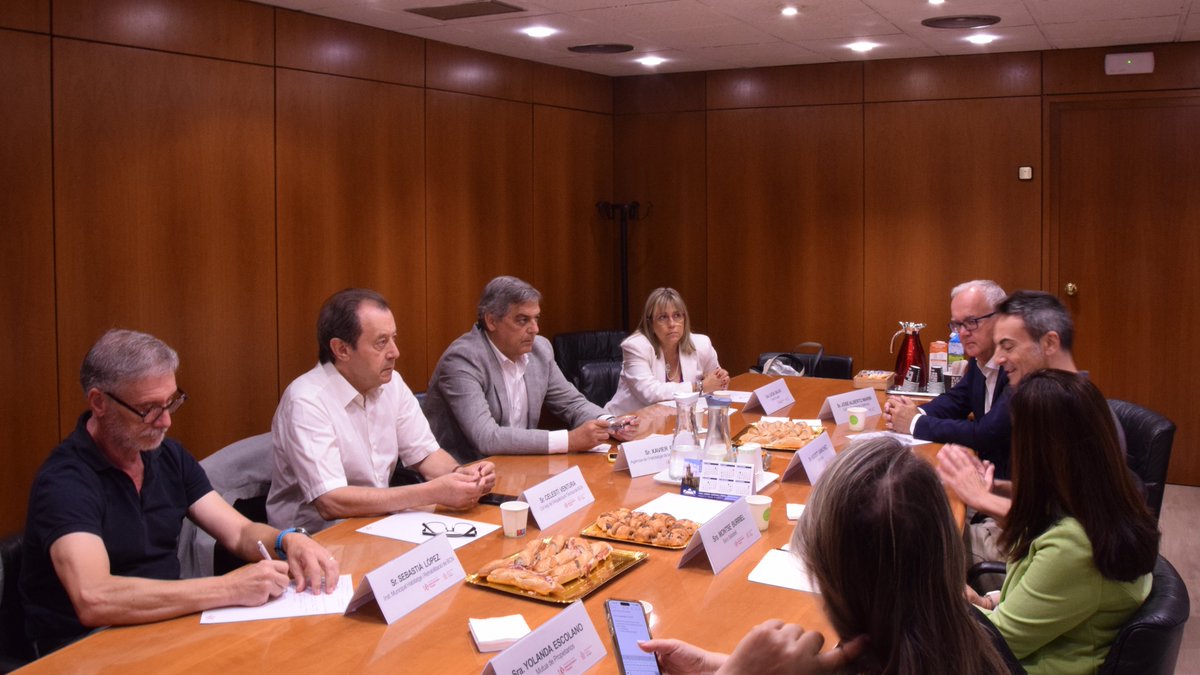 CAFbcn_lleida's tweet photo. 📢 Nova reunió focal per per l'Estudi de tendències al sector de l'Administració de Finques, a 5 anys, que el Col·legi realitza conjuntament amb l'escola de negocis EADA.

🤝Aquest cop ens hem reunit amb empreses i entitats per atendre les seves necessitats i demandes, per així conèixer les tendències i els escenaris de futur per al sector de l'Administració de Finques.

#Barcelona #Lleida #CollegiAdministradorsFinques #agenda #AFcollegiats #AFcolegiados