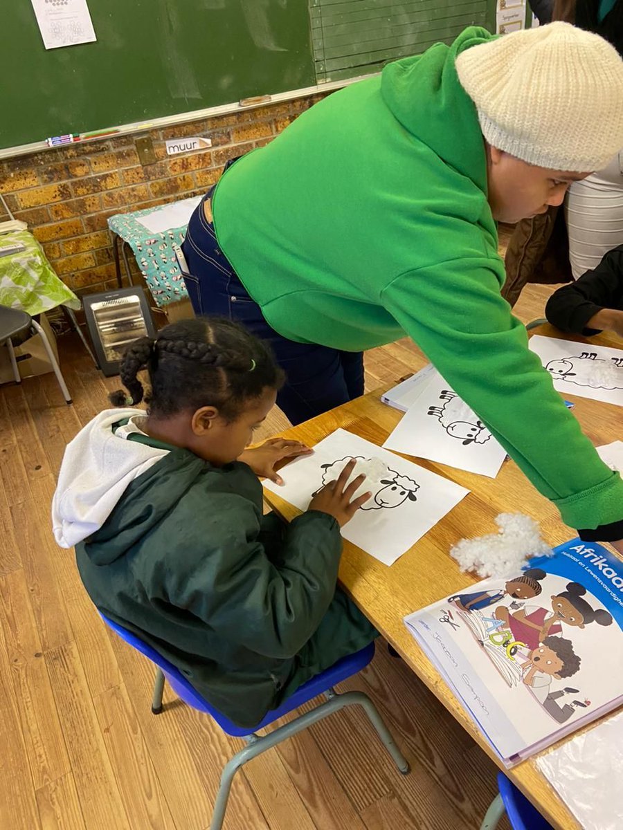 help2read's tweet image. The Help2Read team at Simondium, together with Adaptavist had a delightful day celebrating Mandela Day by spending 67 minutes with the Grade 1 students at Simondium Primary School.  @Adaptavist
#Help2Read #Adaptavist #AdaptAKind #MadelaDay #67minutes