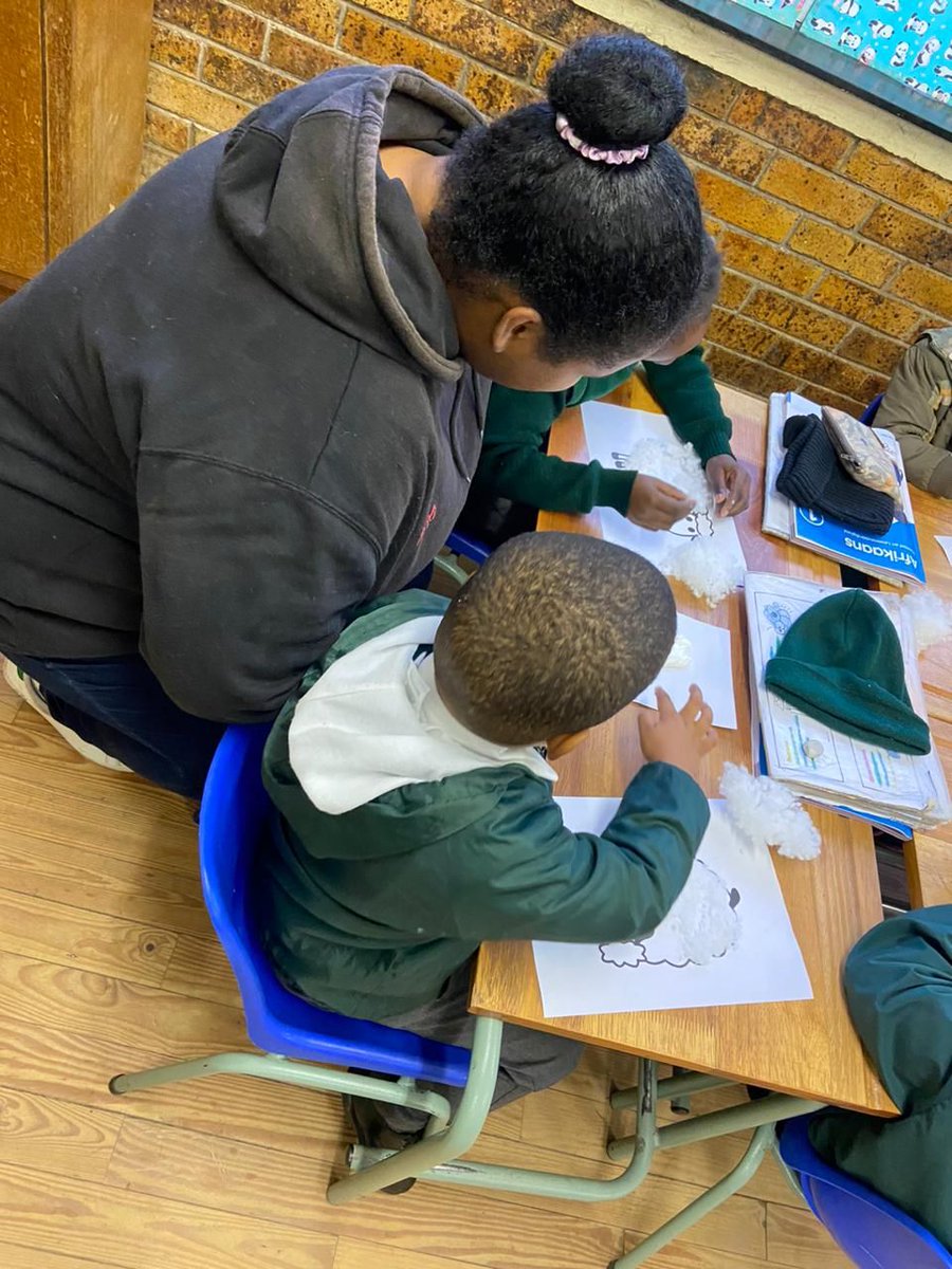 help2read's tweet image. The Help2Read team at Simondium, together with Adaptavist had a delightful day celebrating Mandela Day by spending 67 minutes with the Grade 1 students at Simondium Primary School.  @Adaptavist
#Help2Read #Adaptavist #AdaptAKind #MadelaDay #67minutes