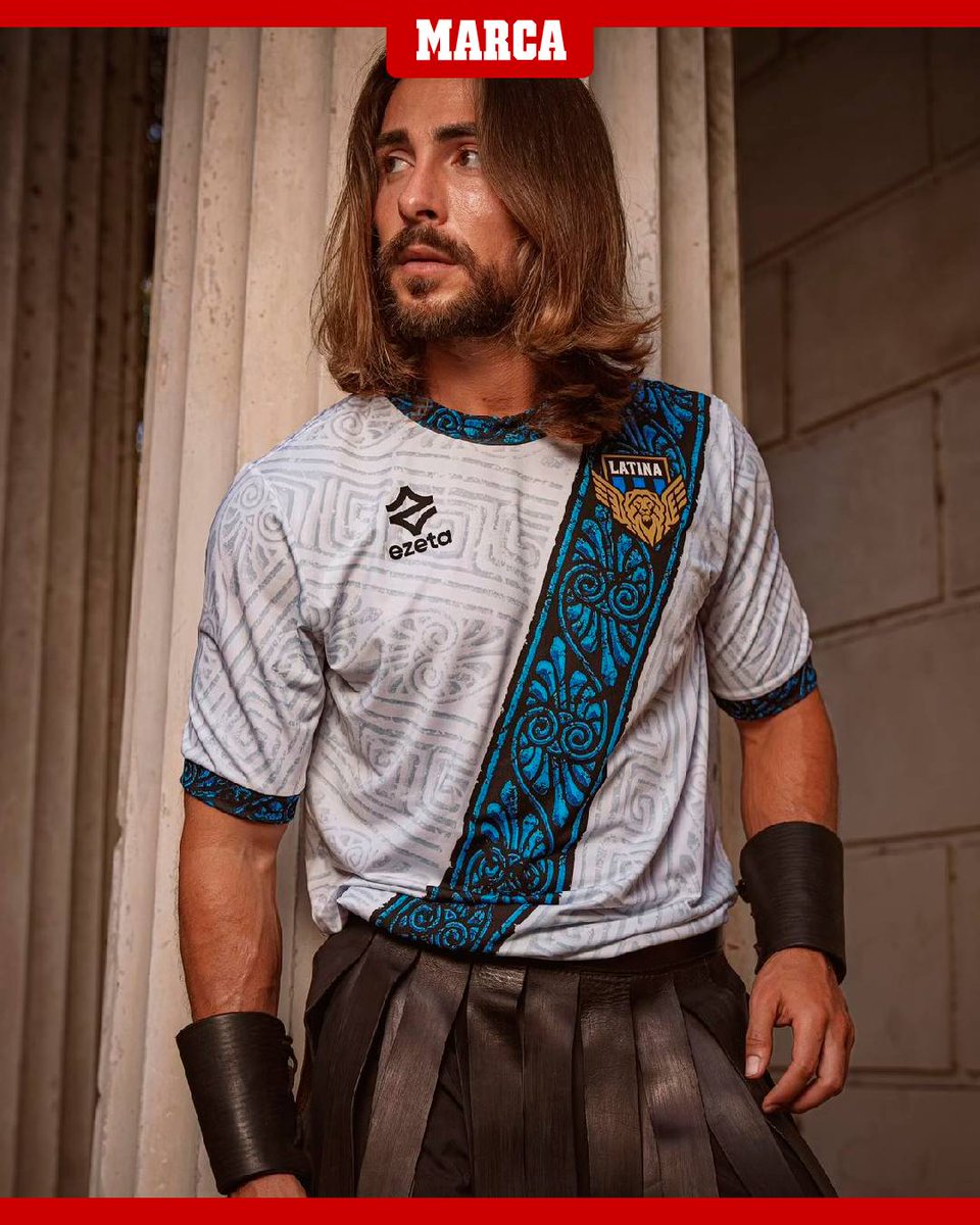 marca's tweet image. Son claras candidatas a ser top-1 camisetas de esta temporada

😍🇮🇹 Estas equipaciones de la @latinacalcio son ES-PEC-TA-CU-LA-RES