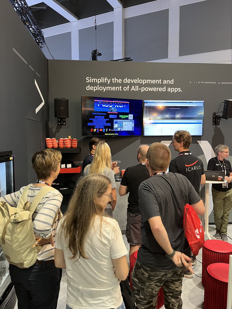 Don’t forget to drop by the <a href="/OracleDatabase/">Oracle AI Database</a> booth in Hall 2.2. Play #podsofkon and win one of our cute Plushies! #WWC24