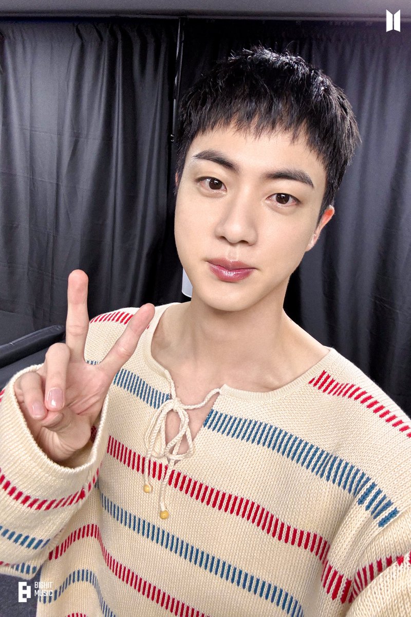 seokjinfile's tweet photo. THE CUTEST https://t.co/cWBKcJ0DLX