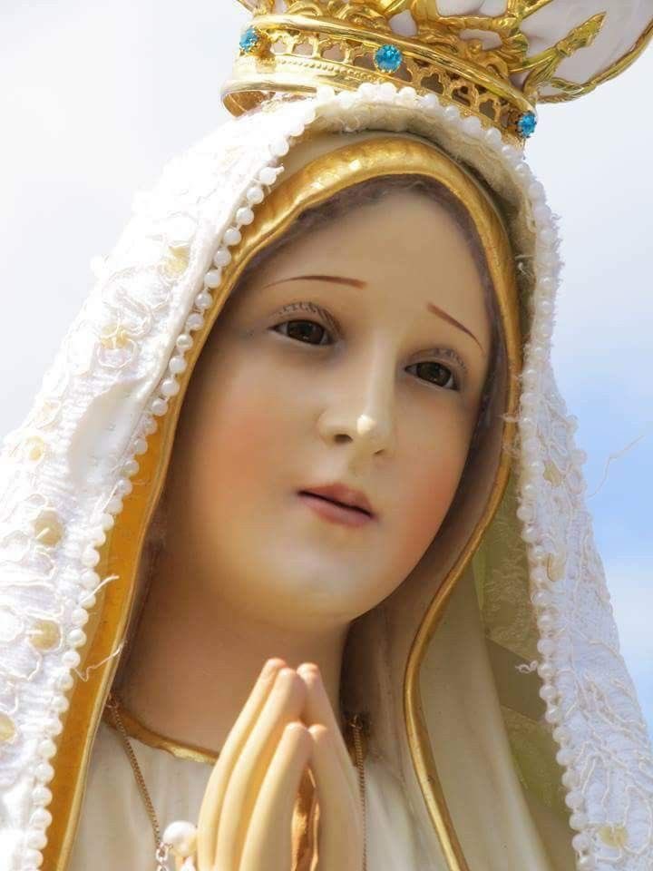 María, Madre nuestra, ruega por la Paz del Mundo.