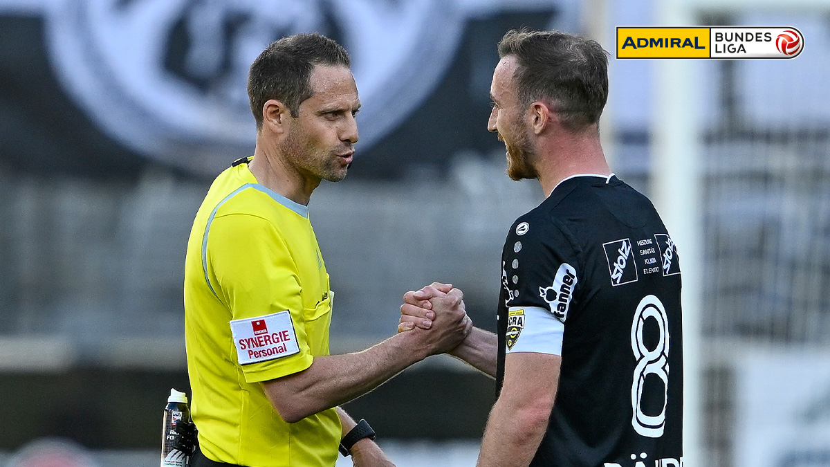 Ab der kommenden Saison gilt in Österreich eine neue Regel 🚨 Nur Teamkapitäne dürfen bei wichtigen Entscheidungen mit den Schiedsrichtern sprechen, wie erfolgreich bei der Europameisterschaft in Deutschland getestet. 🙌🆕⚽

#AdmiralBL