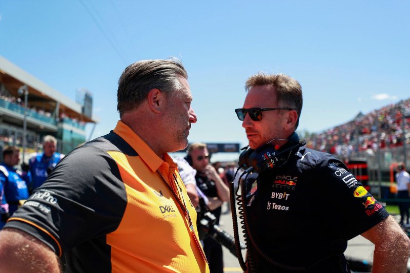 thairu123's tweet photo. McLaren CEO Zak Brown doesn't believe Red Bull has been too affected by the behind-the-scenes turmoil at its Formula 1 team yet, but thinks the squad might be impacted https://t.co/hgs6F4jxK7 Bull has been embroiled in a power struggle ever since the passing of long-time owner https://t.co/iOD4En2xNF