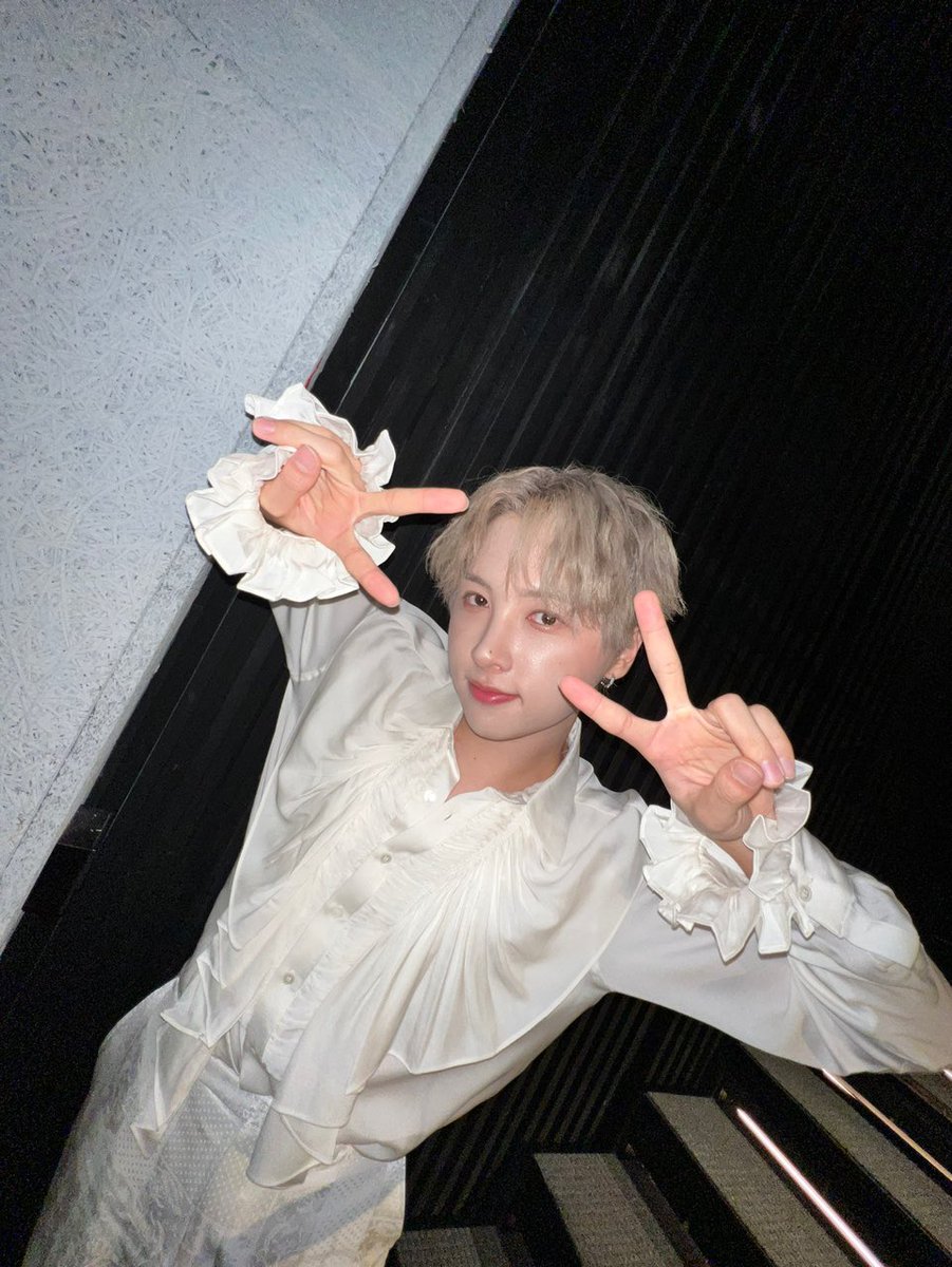 OnlyOneOfmember's tweet photo. [#리에] 피에르 등🖤장

#OnlyOneOf #온리원오브 https://t.co/eeTn0yFmNv