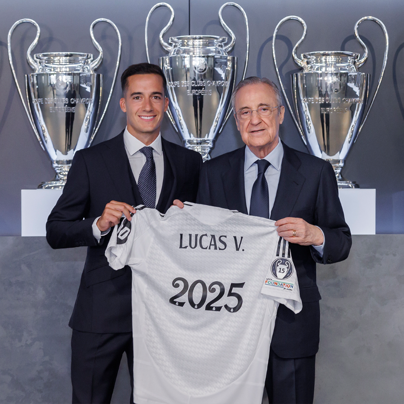 realmadrid's tweet photo. Comunicado Oficial: renovación de Lucas Vázquez.
#LucasVázquez2025 | #RealMadrid