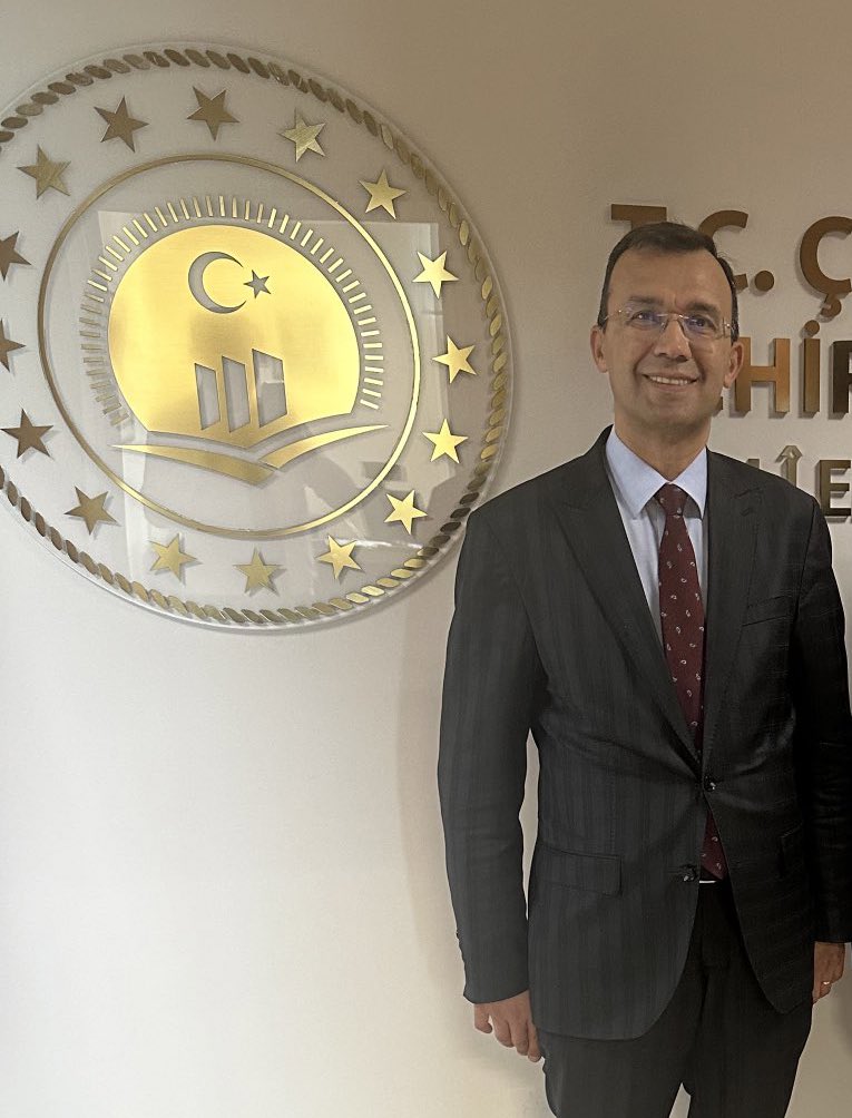 Çevre, Şehircilik ve İklim Değişikliği Bakanlığımız Milli Emlak Genel Müdürlüğümüze atanan Sn. Genel Müdürümüz Veli Tunçez' e hayırlı olsun dileklerimizi iletiyor, başarılar ve kolaylıklar diliyoruz...

#MilliEmlak