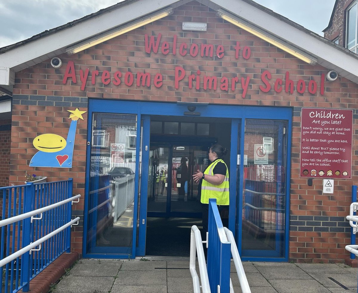 Poppysmum's tweet image. @AdAstraTrust @AyresomePrimary @Argos_Online @sainsburys Just delivered £1600 of breakfast products to Ayresome Primary from Argos and Sainsburys to help out families over the summer! #makingadifferenceinourcommunity @francaitalia66