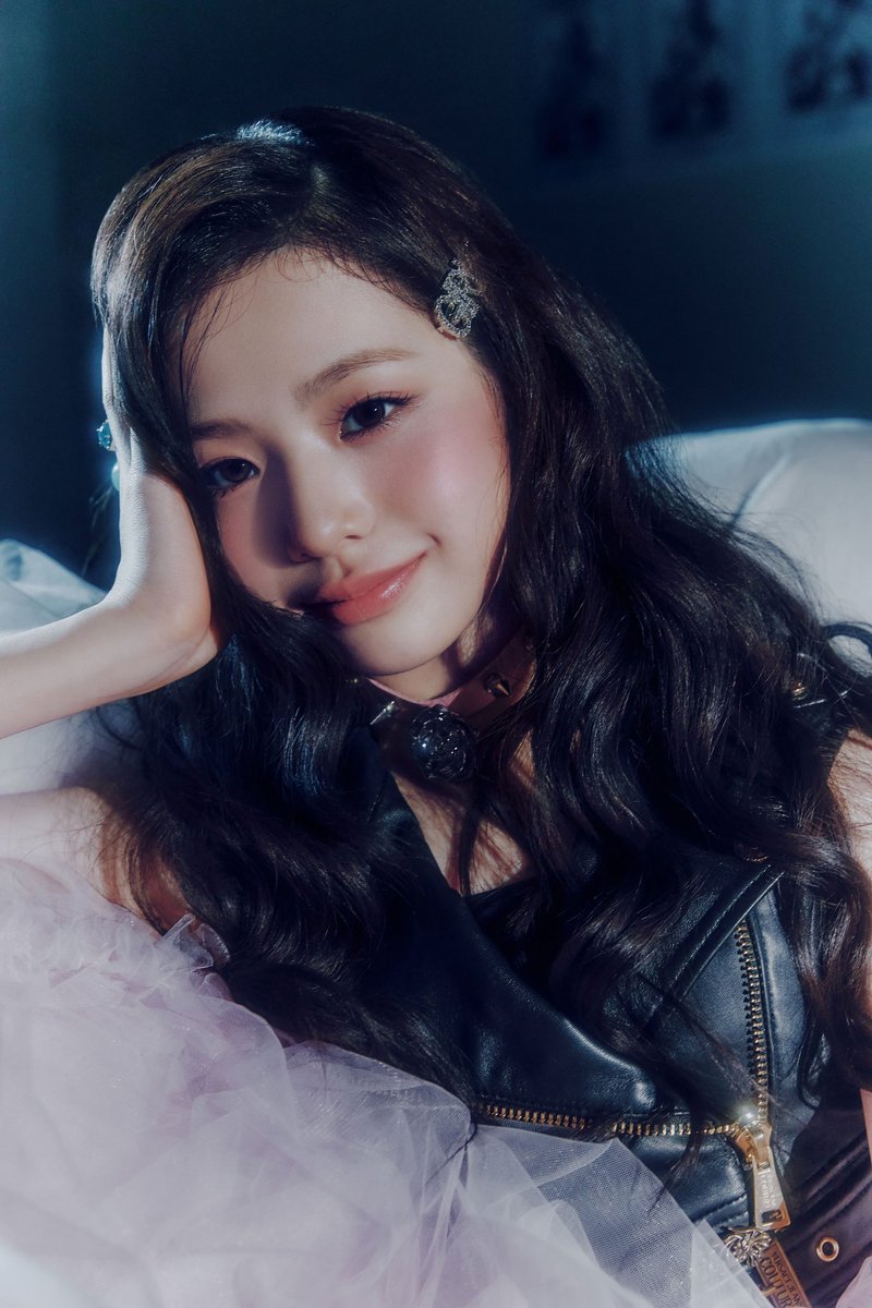 UNIS_offcl's tweet photo. UNIS 1st Single ‘CURIOUS’ 
Concept Photo NEW-Z ver. #2

#SEOWON #임서원

M/V &amp; Album Release
➜ 2024.08.06 6PM [KST]

#UNIS #유니스
#UNI_Story
#CURIOUS https://t.co/F97kzMm2Ci