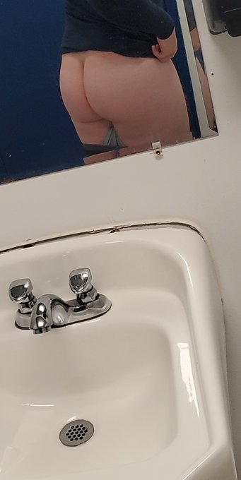 ChromeModding's tweet photo. @Wannatastebaby Good luck getting it in lol https://t.co/VQvTf3BS0D