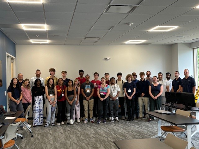 DanisBuilds's tweet photo. We hosted 15 high school students from all over that are interested in Architectural Engineering, Civil Engineering or Construction Management careers as part of @UC_CEAS's Summer Engineering Camps.
#FutureofConstruction #DanisBuilds #PlanInnovateBuild https://t.co/s3x8VjbeSC
