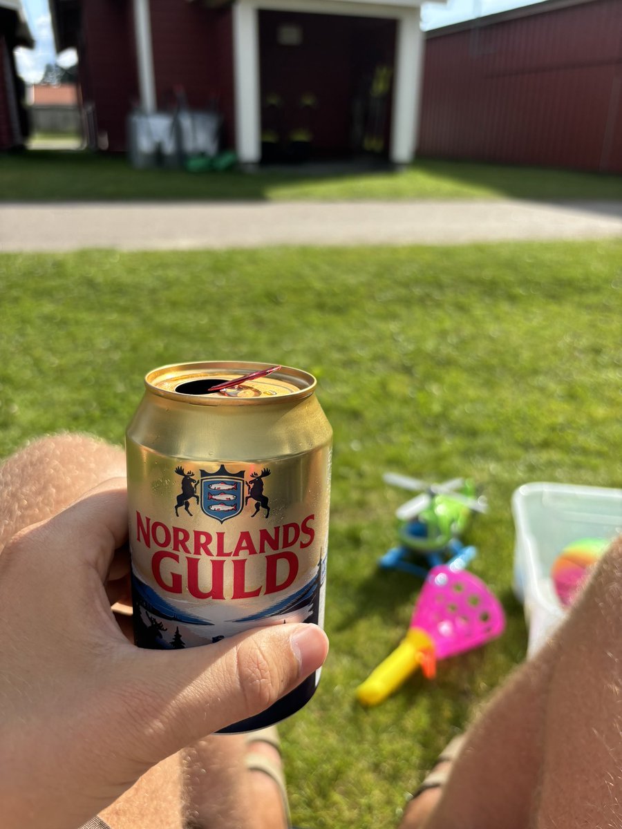 Jonathan tweet media