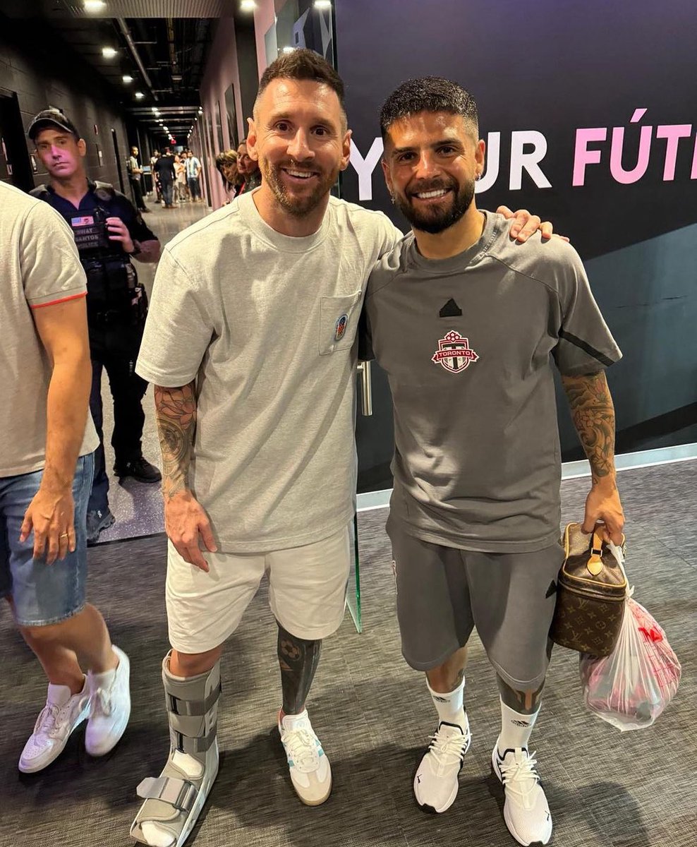 insider_messi's tweet photo. MESSI E INSIGNE

📸lorinsigneofficial https://t.co/G9QPHlMlXW