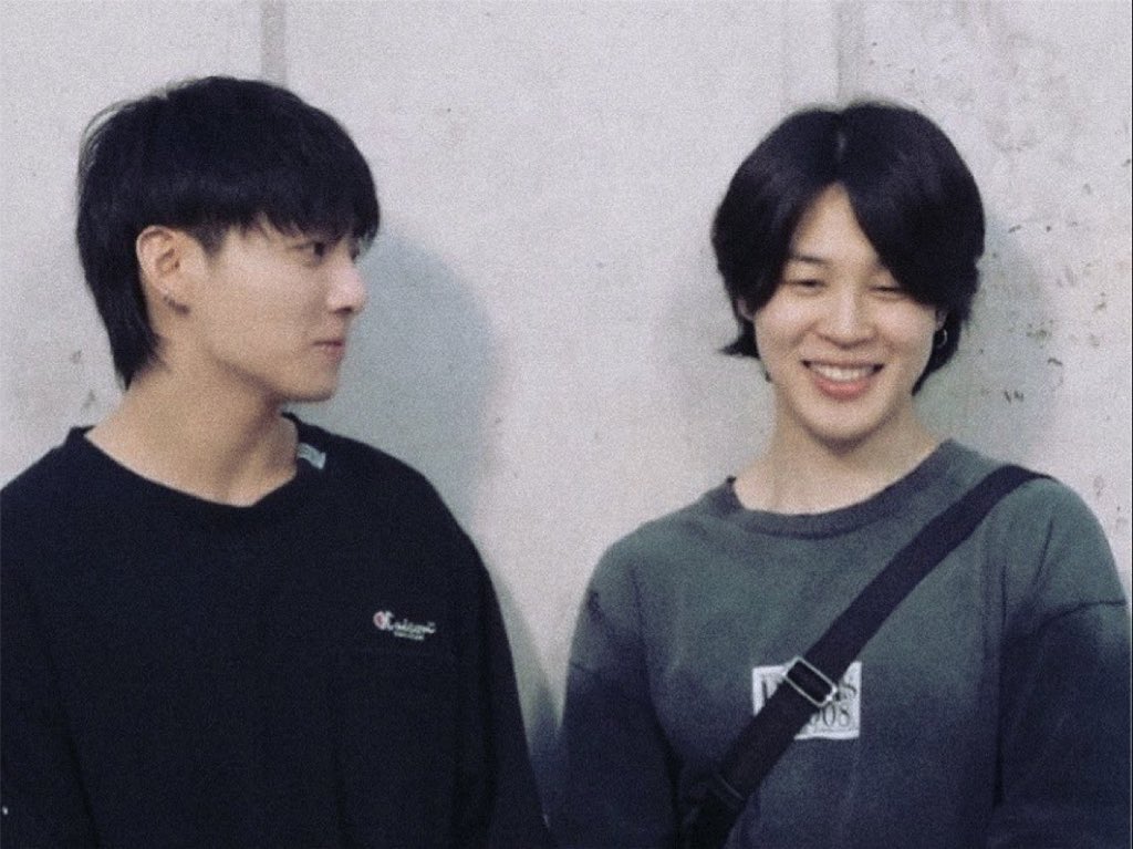 jimin will have his number one fan with him whilst muse is being released 🥺😭