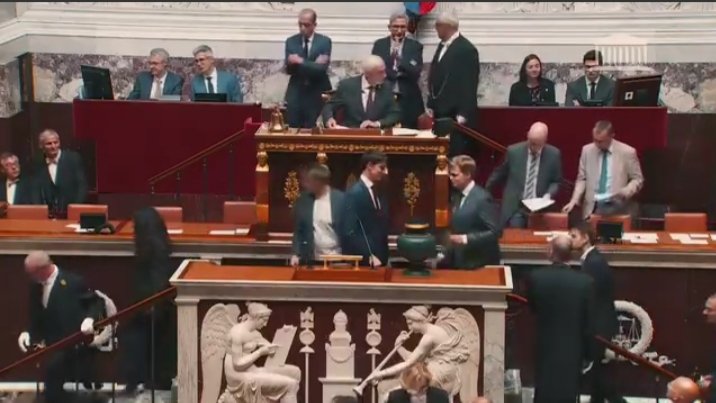 eugeneone1's tweet photo. France
Assemblée nationale

LES VÉRITABLES EXTR*ÉMISTES NE SONT PAS CEUX QU'ON VEUT PRÉSENTER COMME TEL.

Les véritables EXTR*ÉMISTES, en France, ce sont les donneurs de leçons sur le "bien" et le "mal", qui disent être dans un "front républicain" qui https://t.co/qTxw3jBiVt