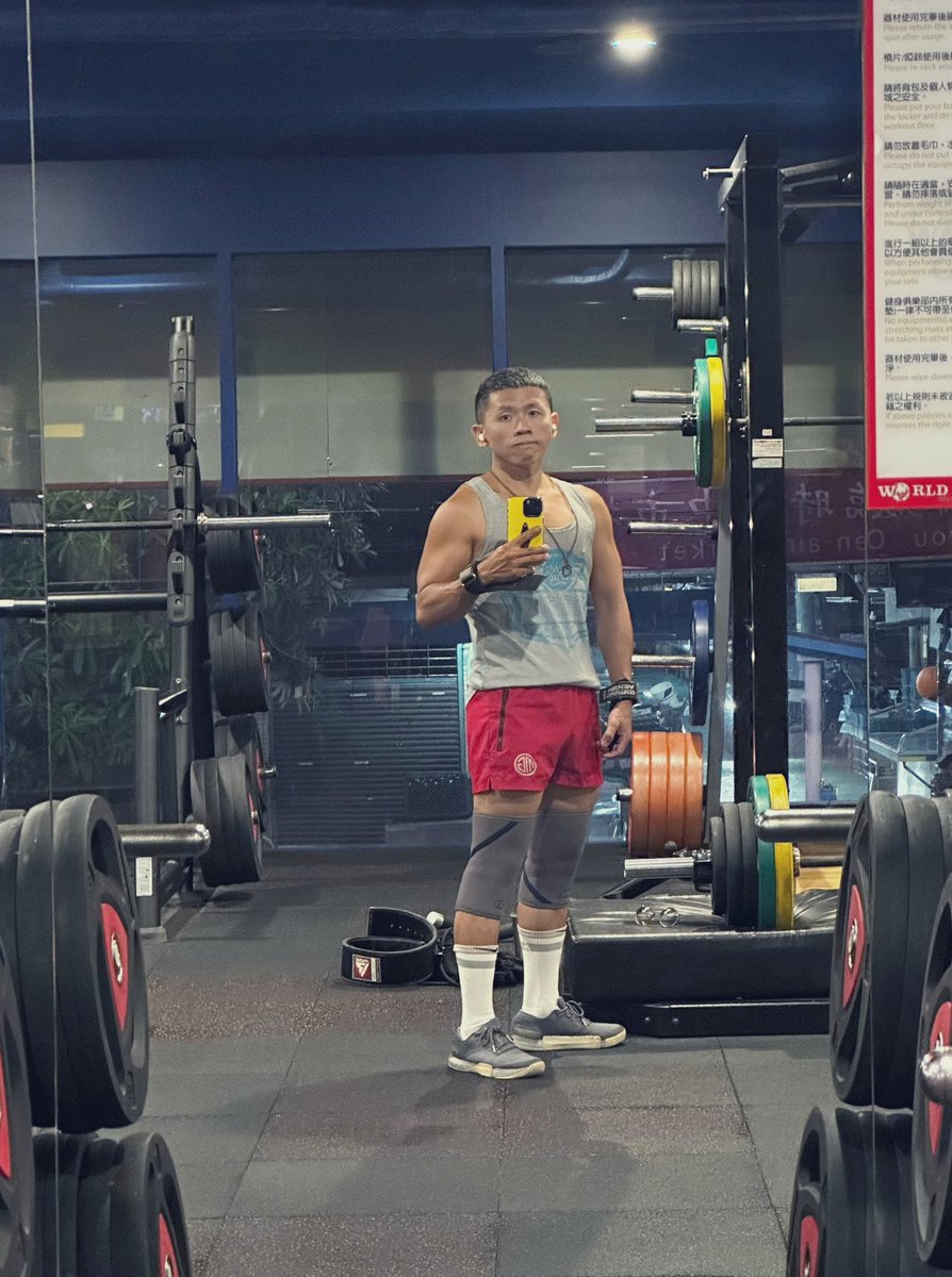 昨晚練腿，現在此時此刻才爆炸。#延遲性痠痛